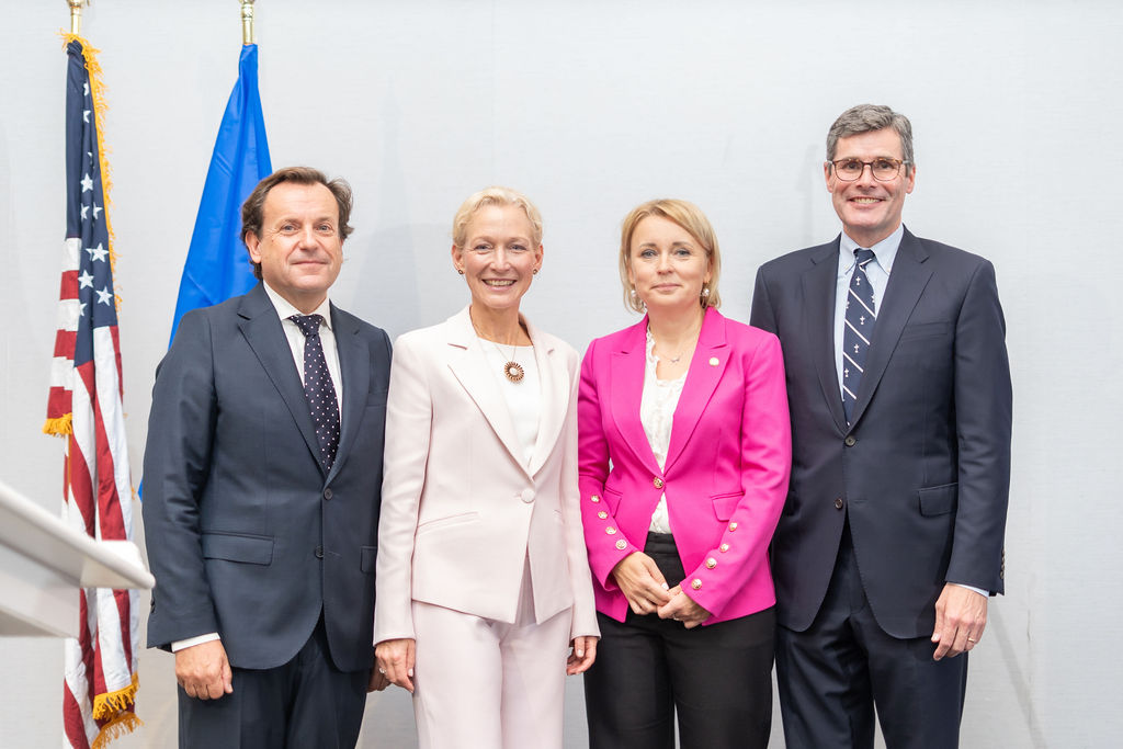 The reception featured speeches by Ambassador Jovita Neliupšienė, the European Union’s Ambassador to the United States, Bill Guidera, Deputy Assistant Secretary for Services at the U.S. Department of Commerce’s International Trade Administration and Hendrik Bourgeois, Senior Vice President, Government Affairs and Policy Europe, Mastercard 