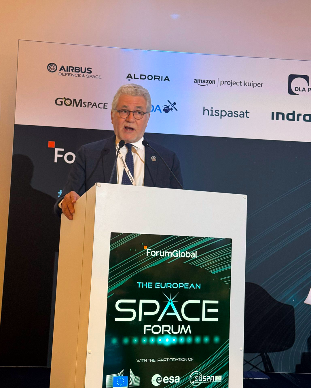 Eric Morel de Westgaver delivers his keynote address at the European Space Forum.