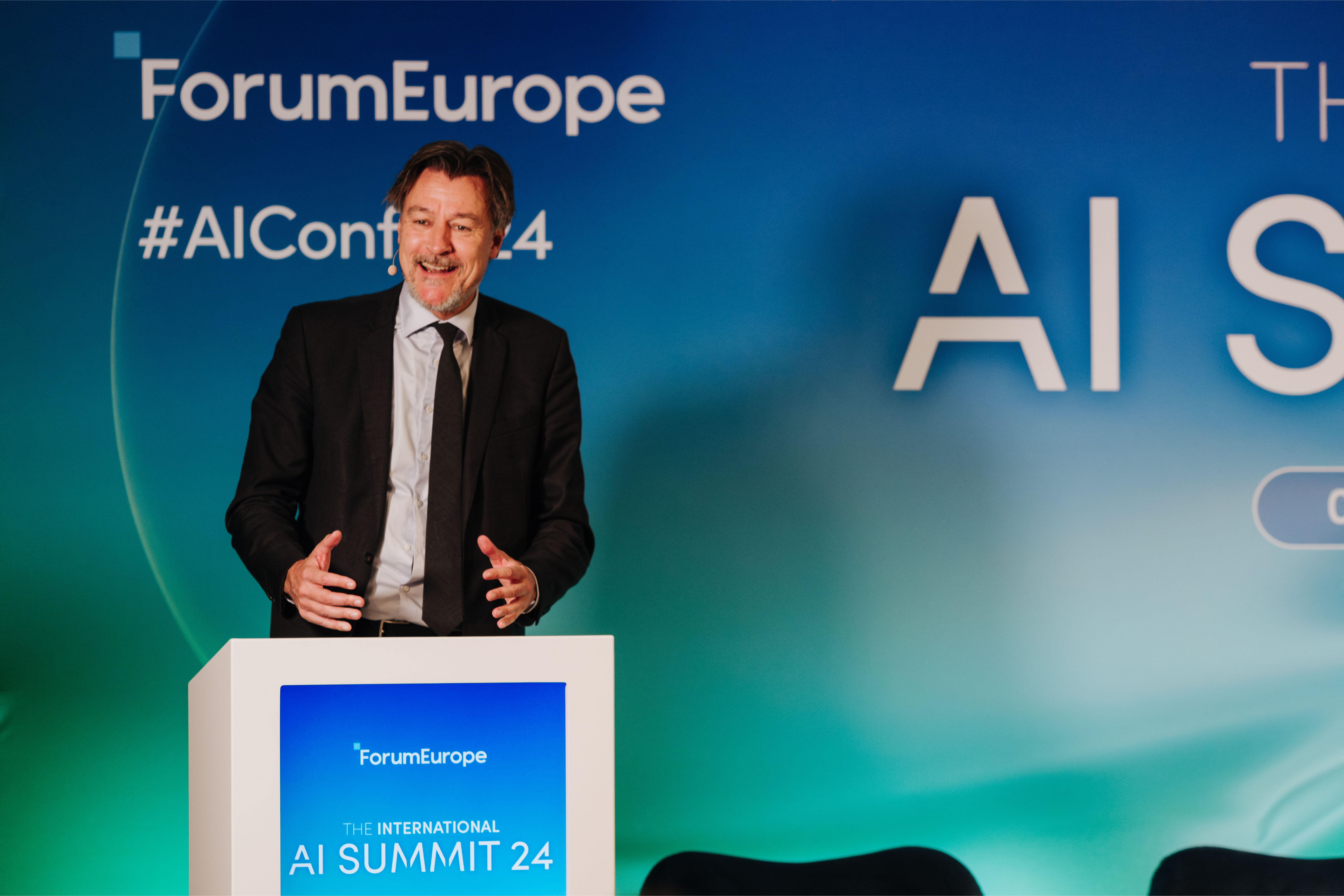 Ulrik Vestergaard Knudsen